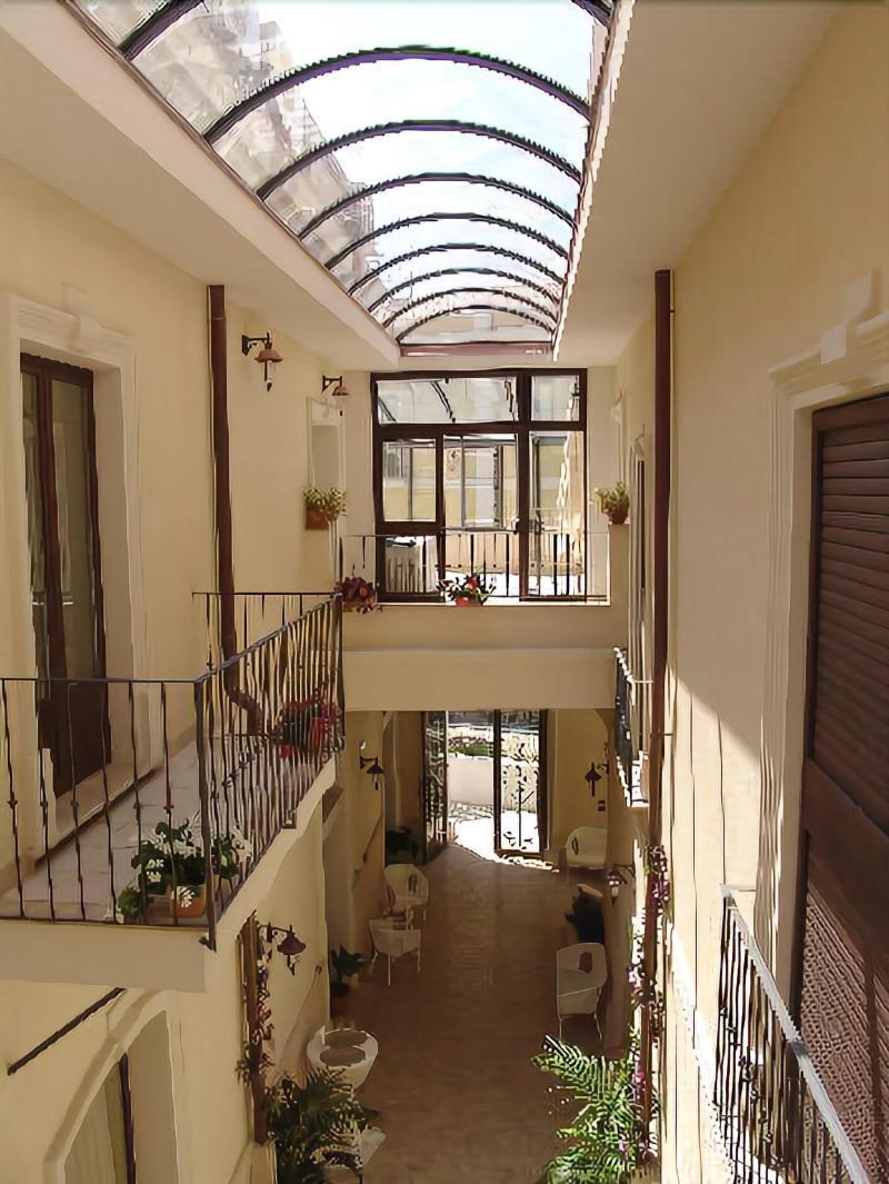 Palazzo Reginella Aparthotel Bovalino Marina Εξωτερικό φωτογραφία