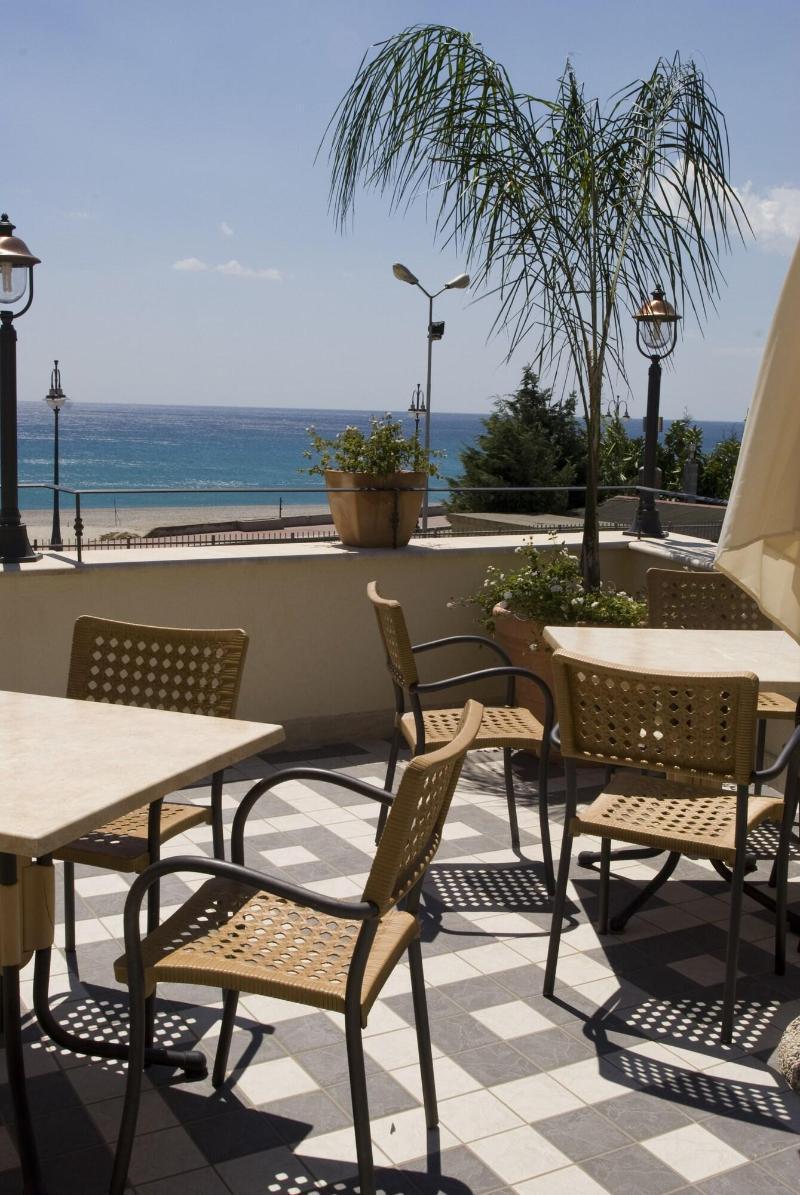 Palazzo Reginella Aparthotel Bovalino Marina Εξωτερικό φωτογραφία