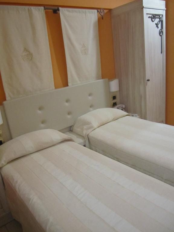 Palazzo Reginella Aparthotel Bovalino Marina Δωμάτιο φωτογραφία