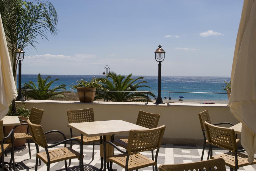 Palazzo Reginella Aparthotel Bovalino Marina Εξωτερικό φωτογραφία