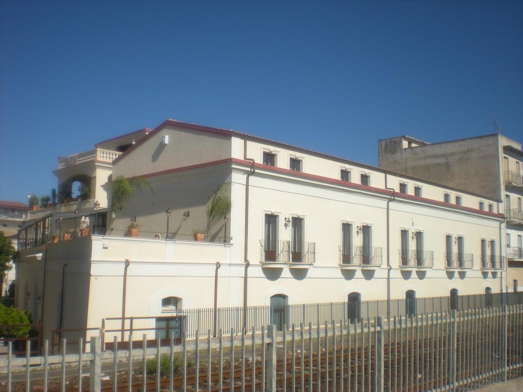 Palazzo Reginella Aparthotel Bovalino Marina Εξωτερικό φωτογραφία